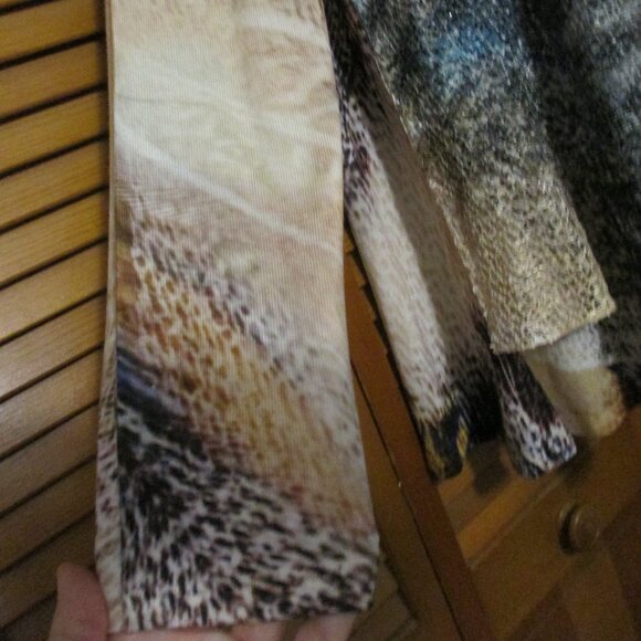 New Directions top long sleeve w/decorative front overlay like new size XL - Picture 6 of 11